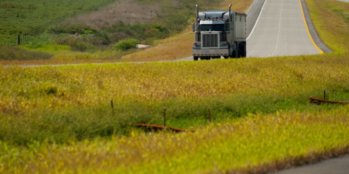 MCS - Truck Rural Highway Green median foreground Thumbnail