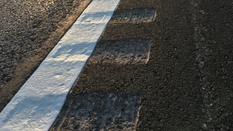 A photo of edgeline rumble strips